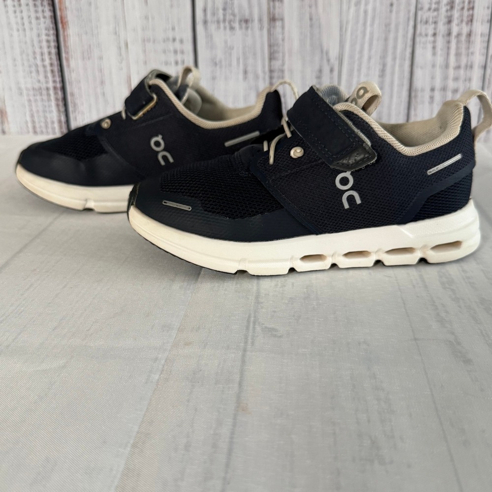On Cloud play Kids Running Shoes Navy Blue Hook Loop Strap Sneakers US 12